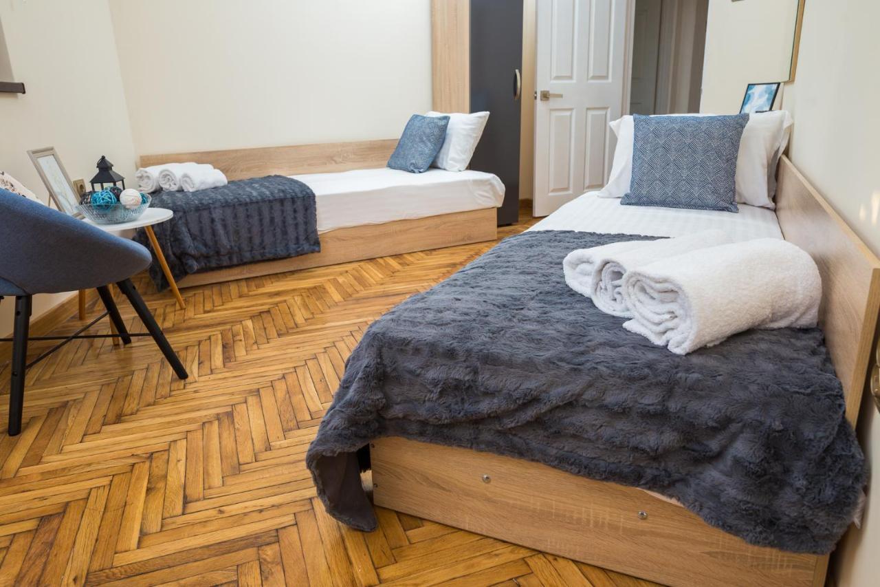 Apartment Zdravets, In The Heart Of The Old City Veliko Tărnovo Esterno foto